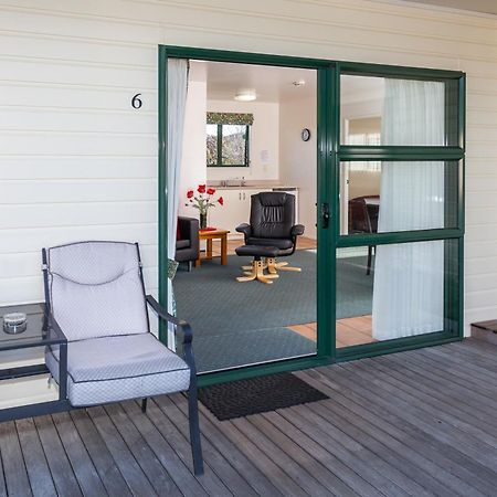 Coromandel Court Motel Exterior photo